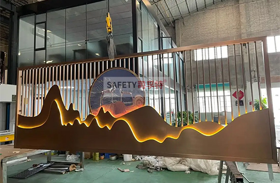 金屬山水屏風(fēng)隔斷：新中式古典風(fēng)，精致優(yōu)雅，輕奢舒適