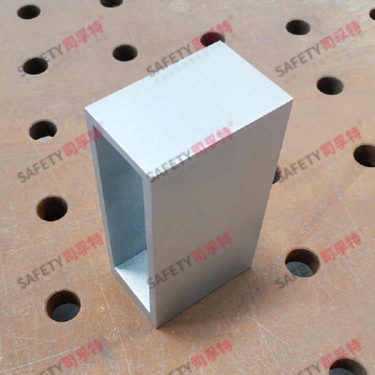 將力學與美學相結(jié)合的精致鋼型材-司孚特金屬(圖1) 1.jpg