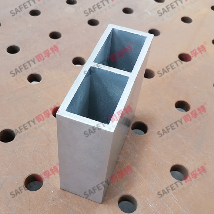 將力學與美學相結(jié)合的精致鋼型材-司孚特金屬(圖2) 2.jpg