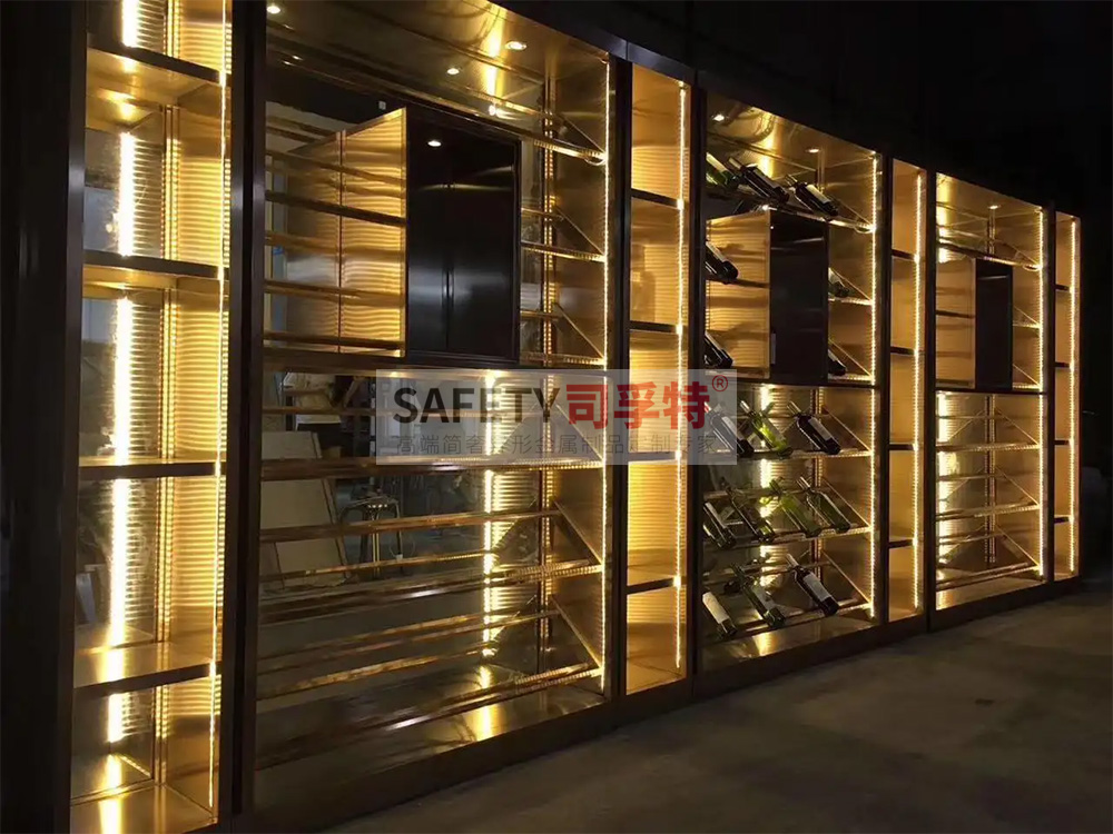 酒柜放到哪里合適？什么酒柜顯得高檔？【不銹鋼酒柜(圖1)