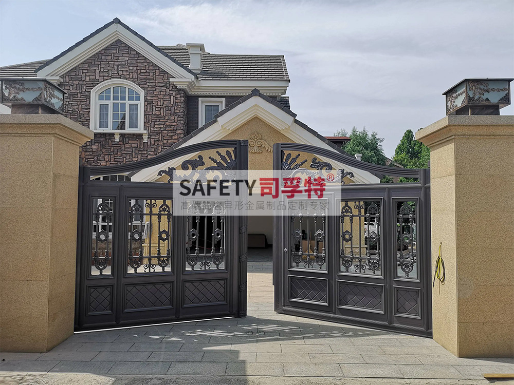 別墅大門用什么材質(zhì)好？[別墅銅門，鋁藝別墅大門](圖3)