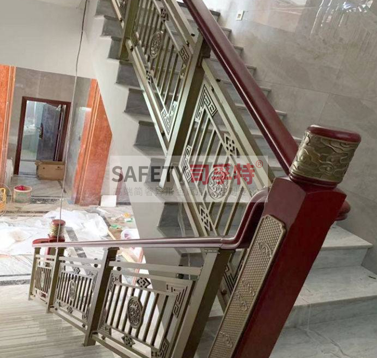 銅藝樓梯扶手：結(jié)構(gòu)獨(dú)特，造型優(yōu)美，堅固耐用[司孚特銅藝護(hù)欄，銅樓梯扶手](圖4)
