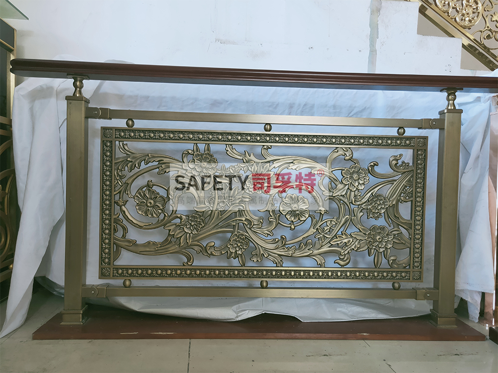 鋁藝鏤空雕花樓梯扶手：造型多樣，工藝成熟，彰顯高端品味(圖4)