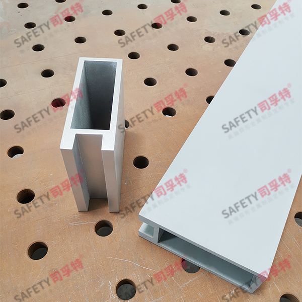 凹形幕墻氟碳噴涂精制鋼型材(圖5) 凹形幕墻氟碳噴涂精制鋼型材(圖5)